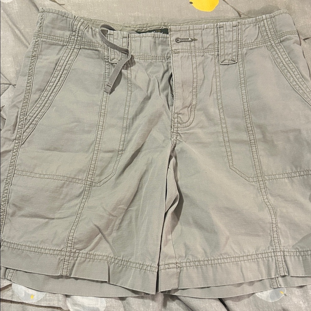 Eddie Bauer Light khaki Cargo Shorts